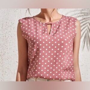 SHEIN Clasi Keyhole Neck Scallop Edge Polka Dot Top